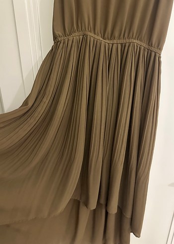 xs Beden H&M XS HAKİ PİLELİ MİDİ ELBİSE