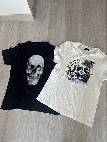 ZARA SİYAH BEYAZ KURU KAFALI L BEDEN TSHİRT