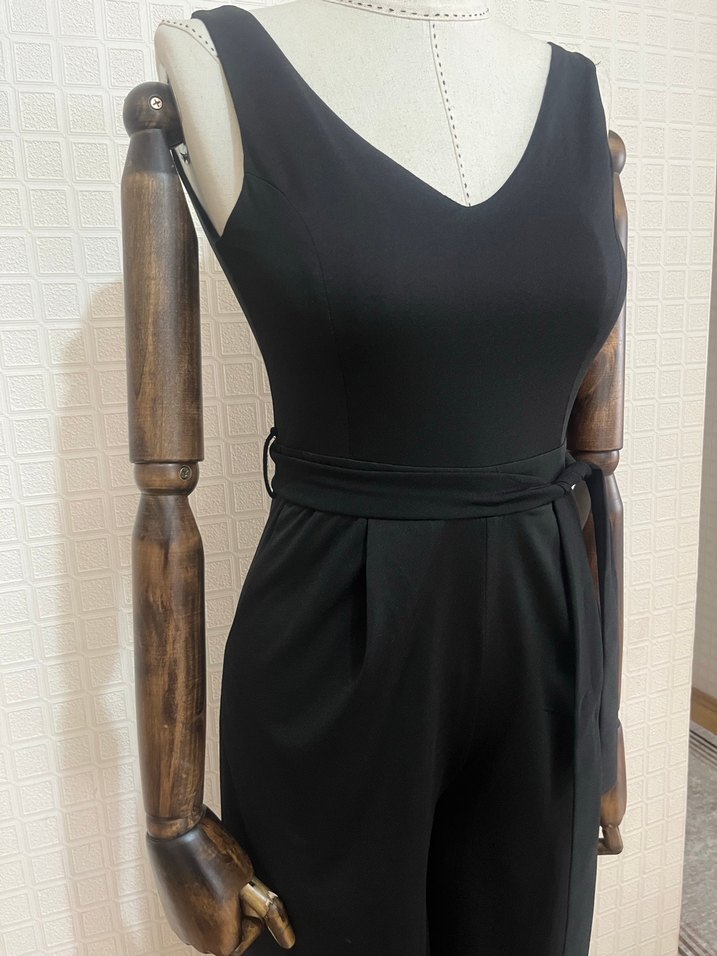 Kadın Siyah V Yaka kapri Tulum - Görsel 3