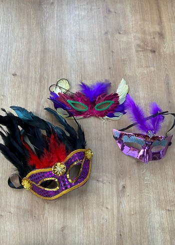 Üç Adet Parti Maskesi - Görsel 2