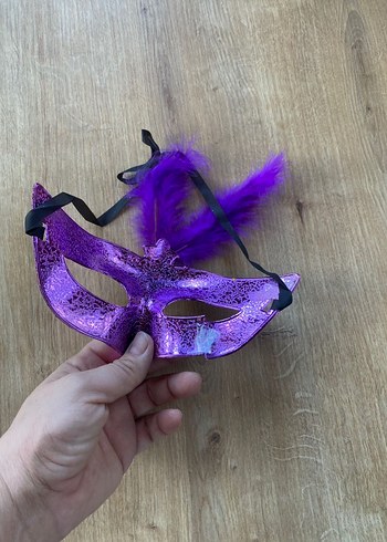 Üç Adet Parti Maskesi - Görsel 6