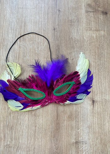 Üç Adet Parti Maskesi - Görsel 7