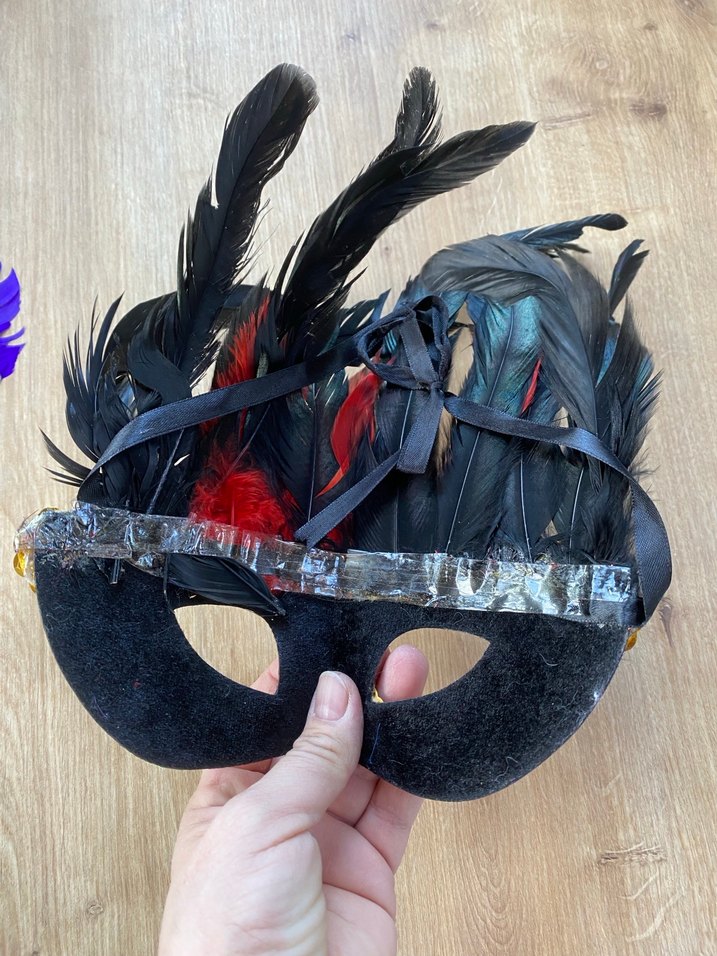 Üç Adet Parti Maskesi - Görsel 4