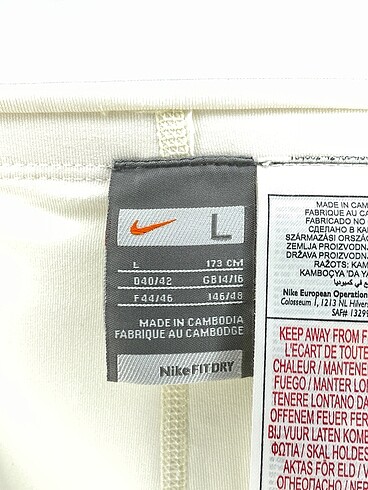 l Beden çeşitli Renk Nike Mini Şort %70 İndirimli.