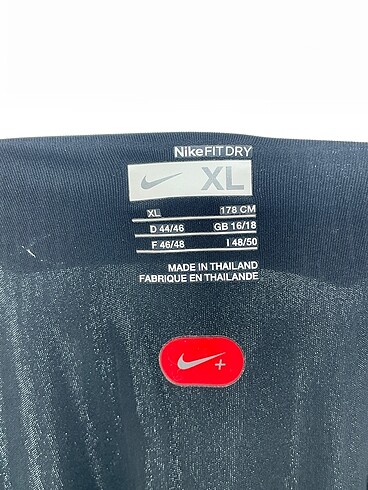 xl Beden siyah Renk Nike T-shirt %70 İndirimli.