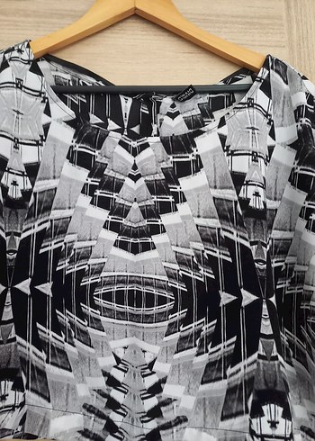 H&M Gri Desenli Kısa Kollu Bluz