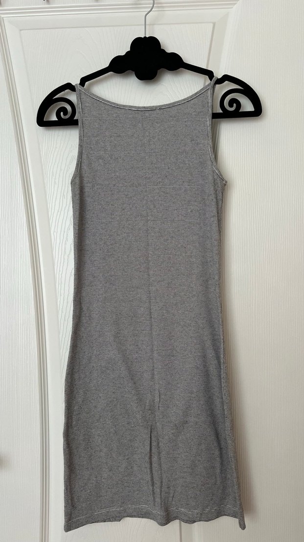 Gri Midi Kolsuz Yüksek Yakalı Elbise - Görsel 2