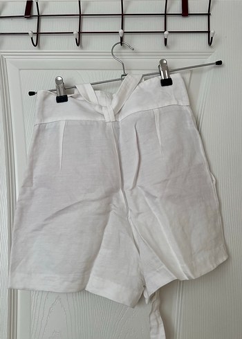 Kadın Beyaz Keten Yüksek Bel Kemerli Şort - Görsel 2