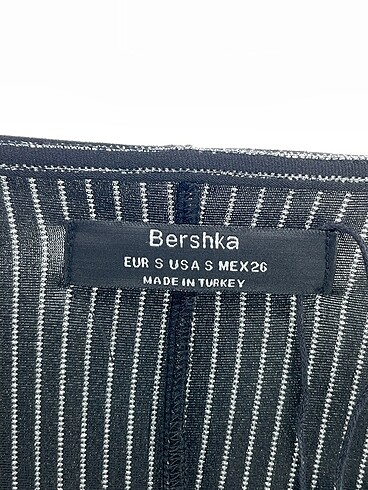 s Beden çeşitli Renk Bershka Günlük Elbise %70 İndirimli.