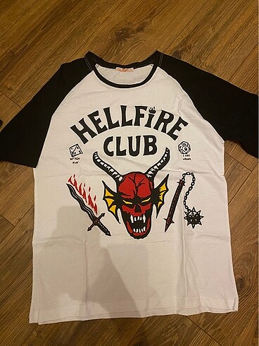 stranger things hellfire club tişört