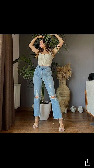 Yırtıklı Mom Jean