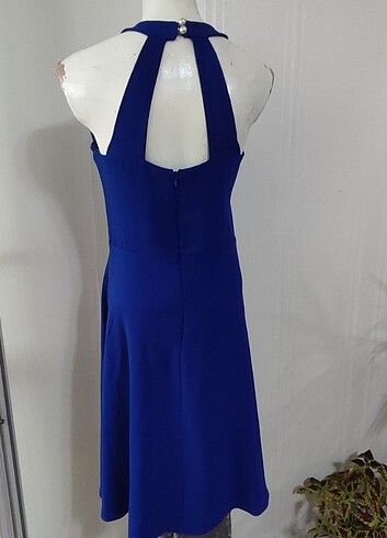 Boyundan bağlamalı elbise - Görsel 3