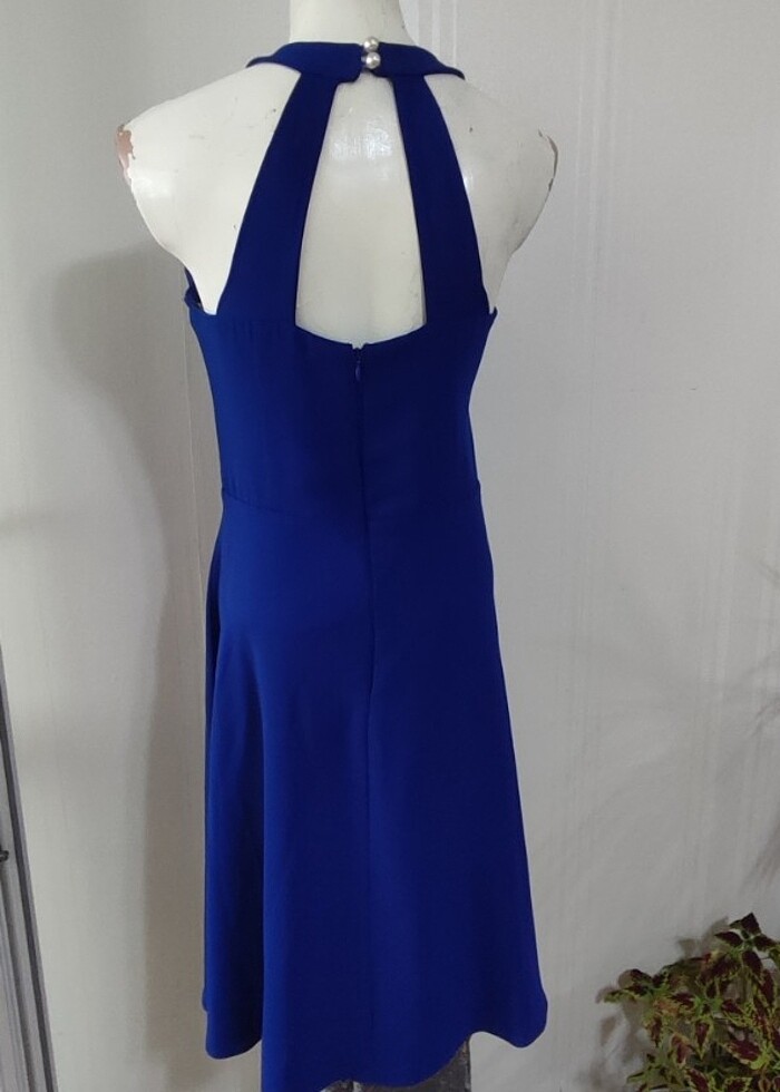 Boyundan bağlamalı elbise - Görsel 3