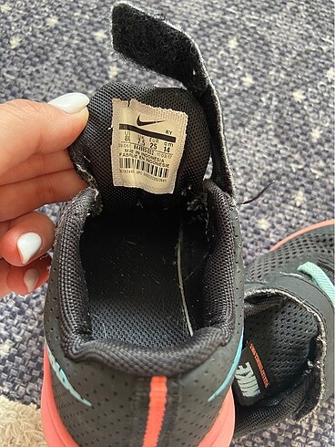 25 Beden Nike spor ayakkabı