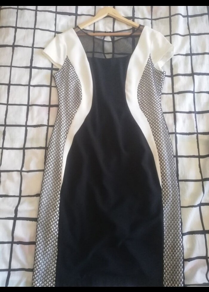 Siyah Beyaz Tül Detay Elbise - Görsel 2