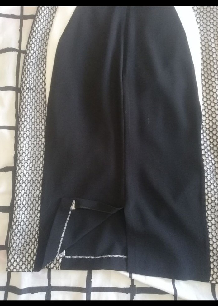 Siyah Beyaz Tül Detay Elbise - Görsel 4