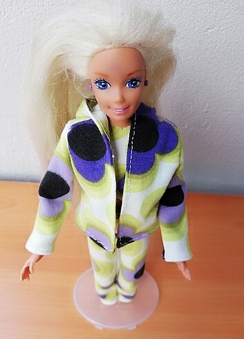Barbie figür oyuncak 