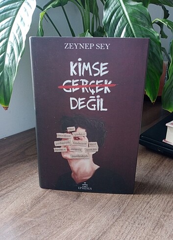 Zeynep Sey Kimse Gerçek Değil 