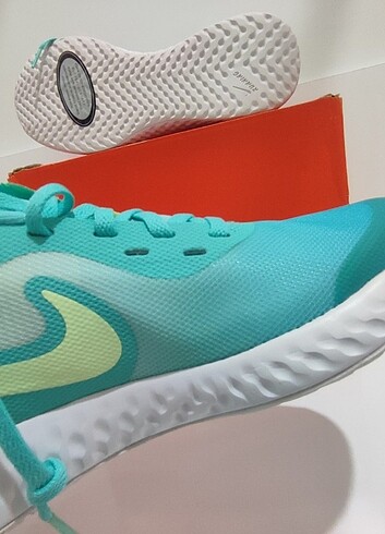 37,5 Beden turkuaz Renk Orijinal Nike Spor ayakkabı