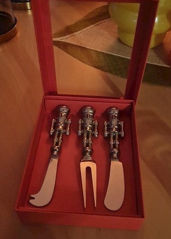 Crate&Barrel Bordo Kesme ve Servis Seti - Görsel 5