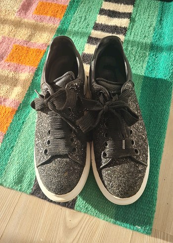 Alexander McQueen simli kadın spor ayakkabı - Görsel 4