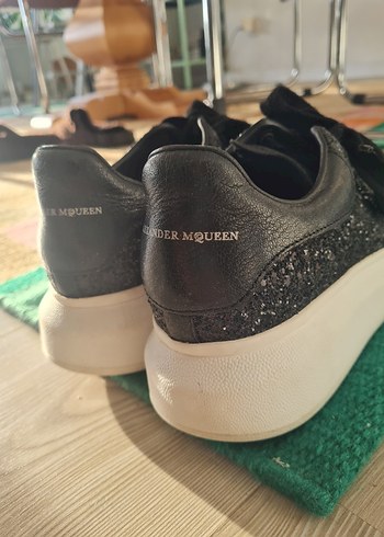 Alexander McQueen simli kadın spor ayakkabı - Görsel 3