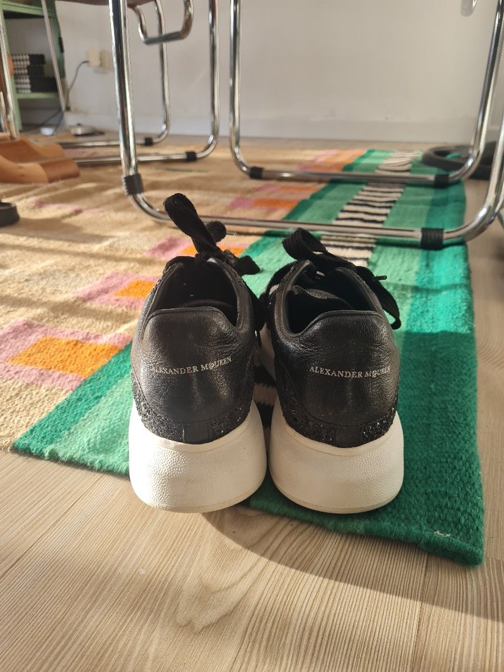 Alexander McQueen simli kadın spor ayakkabı - Görsel 2