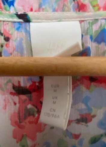 m Beden H&M desenli elbise