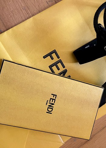 Fendi ipek ince fular - Görsel 2