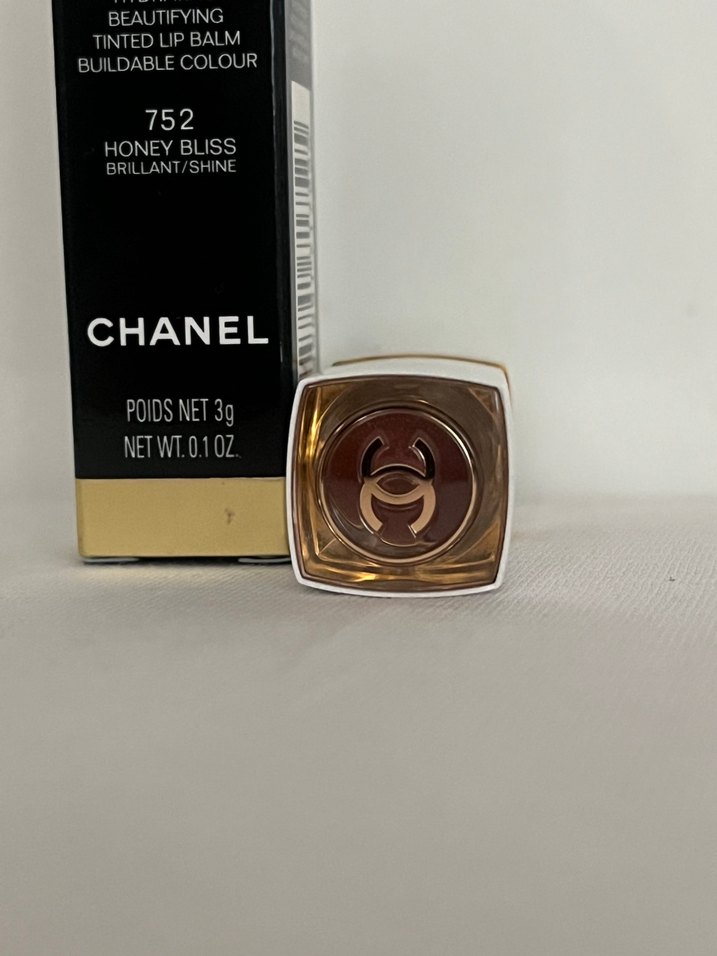 Chanel Rouge Coco Baume Parlatıcı Ruj - Görsel 3