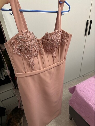 Pembe abiye elbise