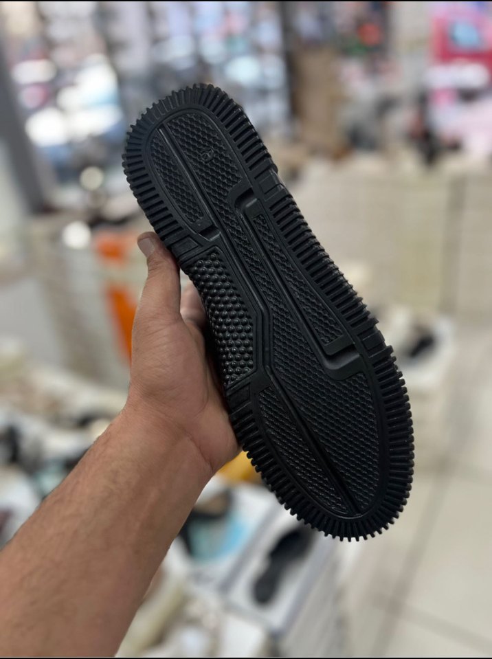 Siyah Erkek Sokak Tarzı  Bot - Görsel 3