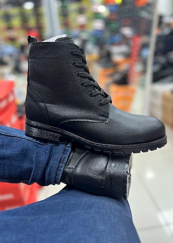 Siyah Bağcıklı Erkek Bot - Sokak Stili - Görsel 2