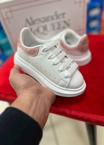 Alexander McQueen 29