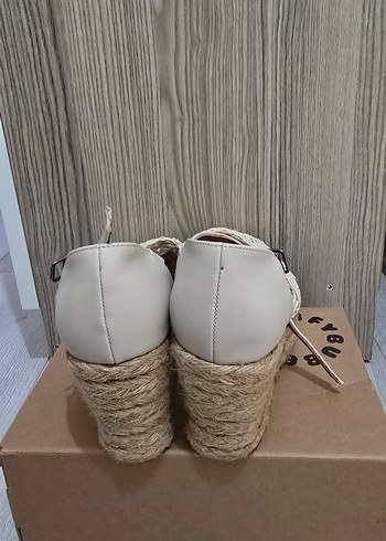 Bej Bohem Örgü Dolgu Topuklu Kadın Sandalet - Görsel 3