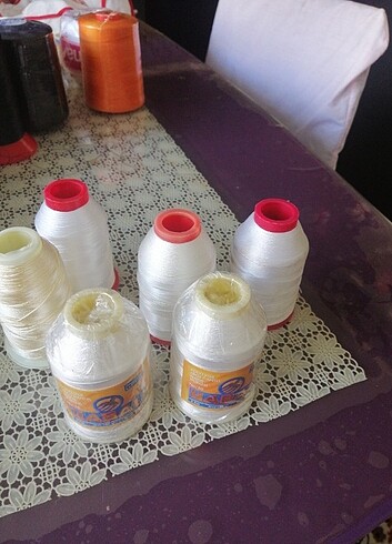 Yabalı. 50 numara. 100 gr. Polyester iplik.
