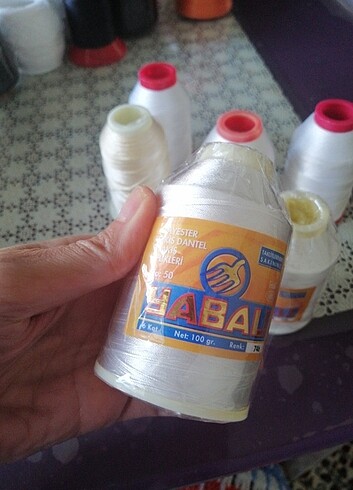 Yabalı. 50 numara. 100 gr. Polyester iplik.