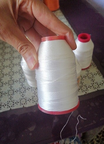 Beden Yabalı. 50 numara. 100 gr. Polyester iplik.