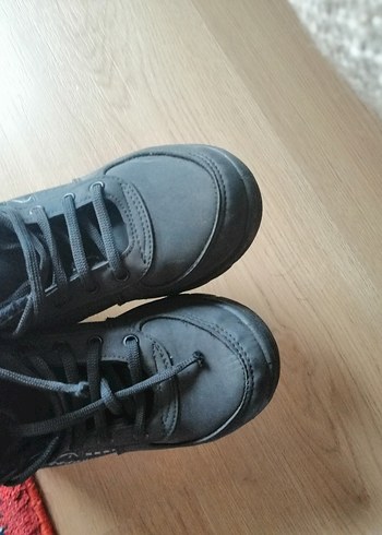 Erkek Çocuk Siyah Gri Minimalist Bot 32 numara. Mat.