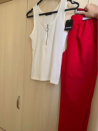 Takım şeklinde crop ve pantolon