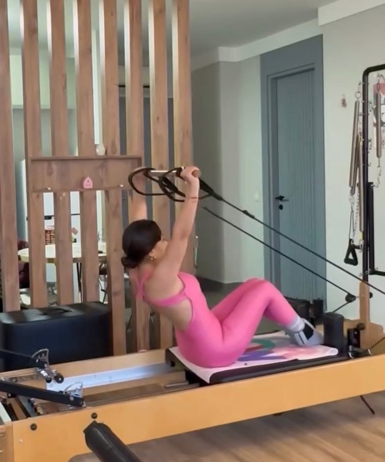 Sırt dekolteli spor tulum - Görsel 2