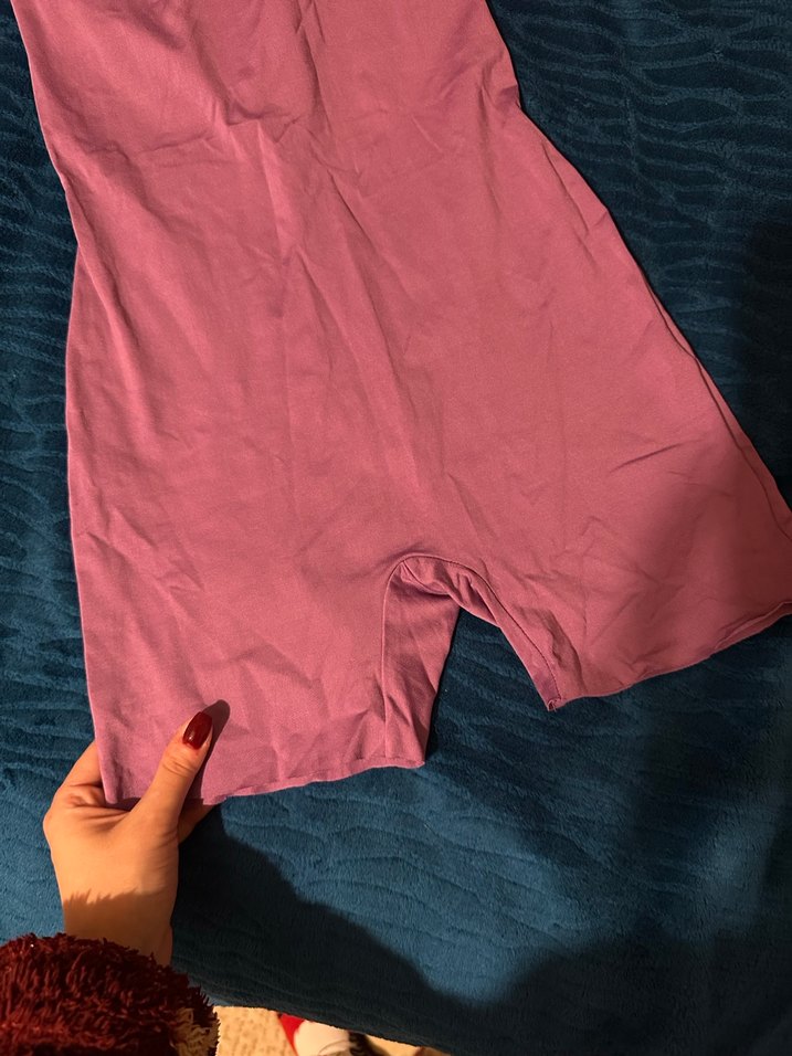 Mor V Yaka Mini Kadın Tulum - Görsel 5