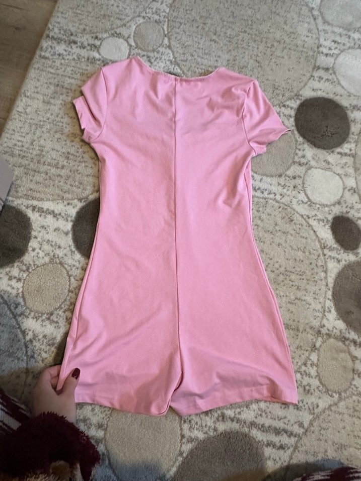 Pembe V Yaka Kısa Kollu Kadın Tulum - Görsel 3