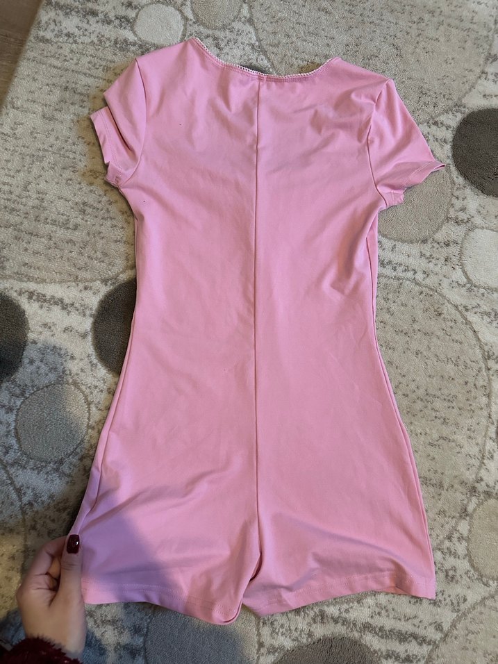 Pembe V Yaka Kısa Kollu Kadın Tulum - Görsel 4