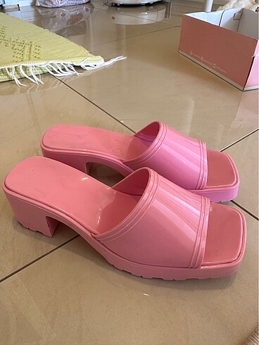 Pembe terlik