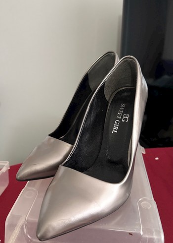 Kadın Gri Parlak Metal Topuklu Stiletto