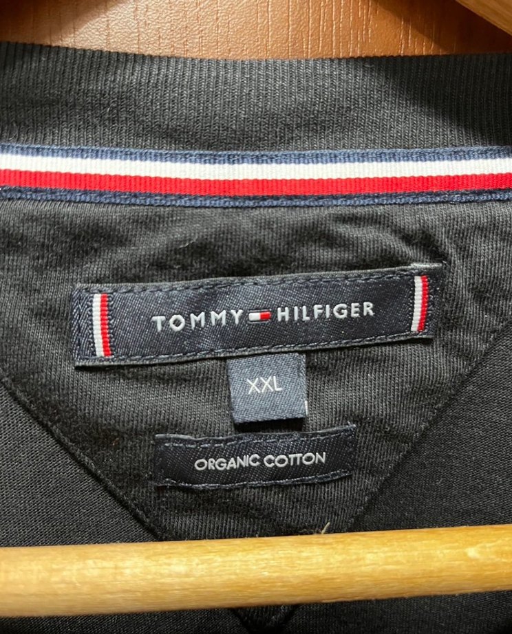 Tommy Hilfiger crop kesim siyah Tişört - Görsel 4