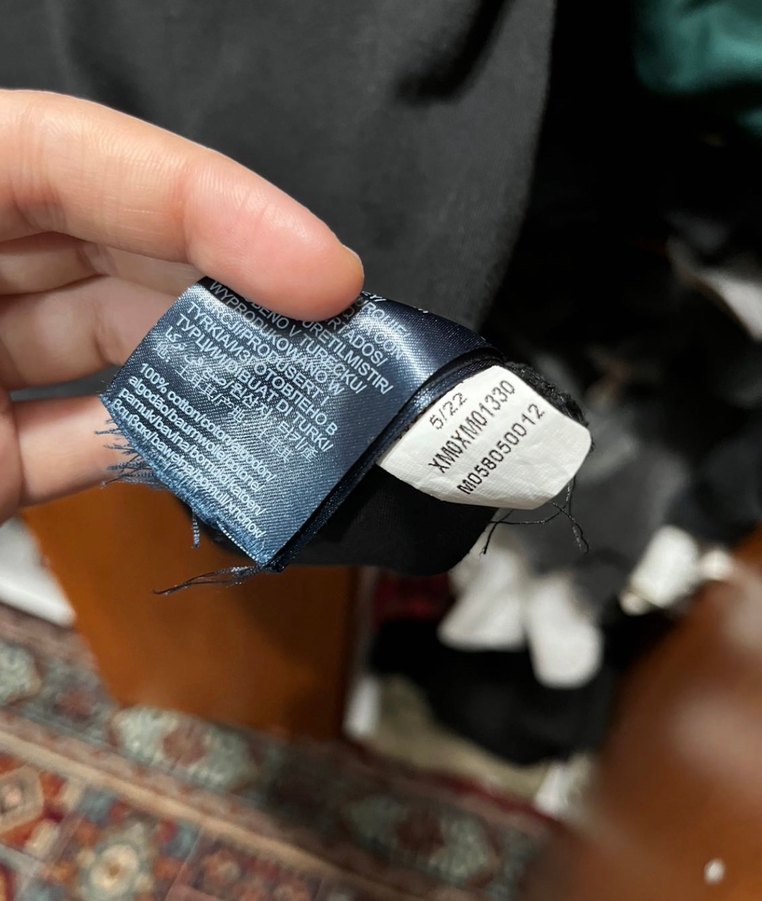 Tommy Hilfiger crop kesim siyah Tişört - Görsel 5