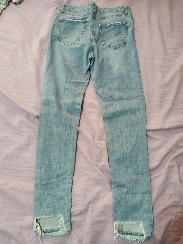 Nakışlı ve Dantelli Mavi Kadın Kot Pantolon - Görsel 4