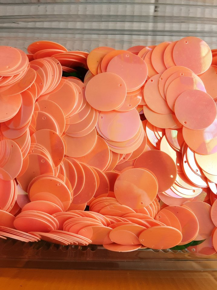 Çok Renkli Yuvarlak süs eşyası - Görsel 2